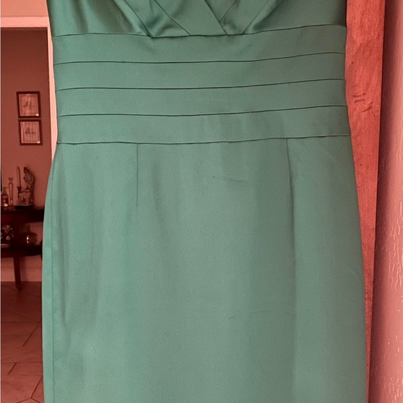 Kay Unger emerald green cap sleeve sheath cocktail Dress size 10 knee length